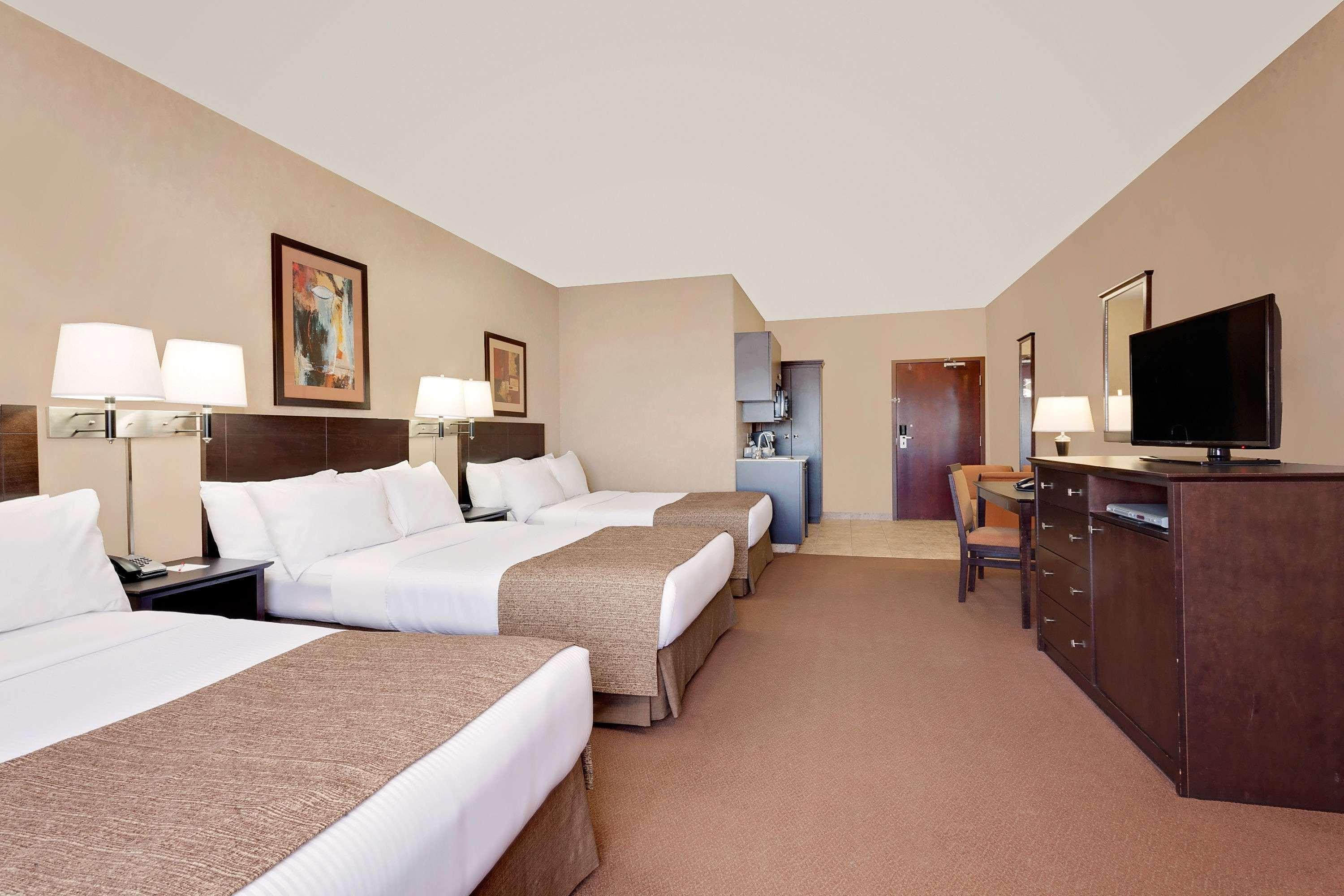Hotel Ramada By Wyndham Stettler